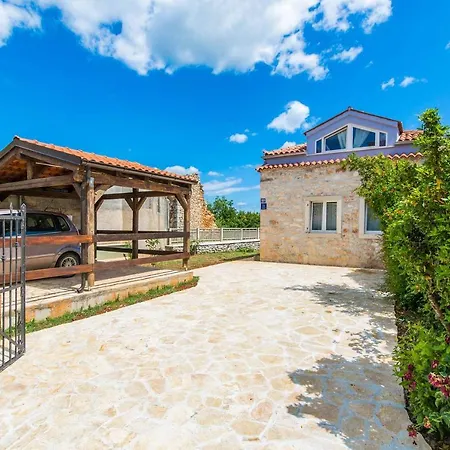 Pax Villa *